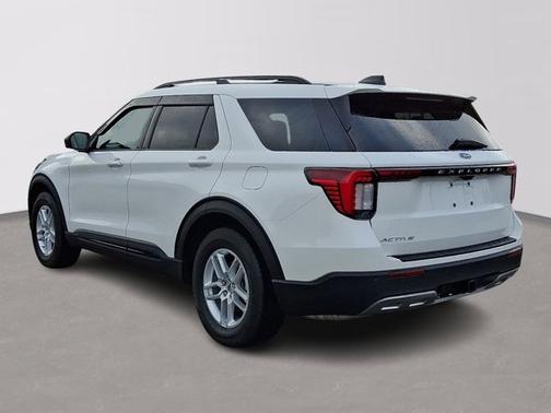 STAR WHITE MET TRI-COAT 2026 Ford Explorer ACTIVE