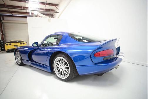 Viper Blue Pearl Coat 1997 Dodge Viper GTS