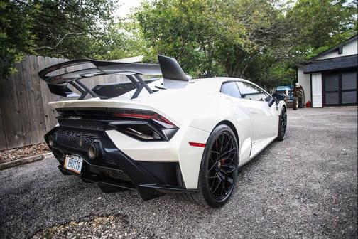 Balloon White Pearl 2023 Lamborghini Huracan STO Coupe