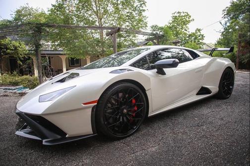 Balloon White Pearl 2023 Lamborghini Huracan STO Coupe
