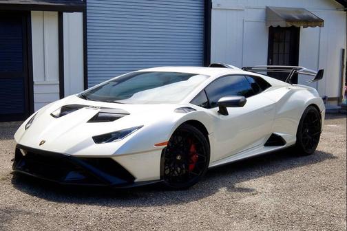 Balloon White Pearl 2023 Lamborghini Huracan STO Coupe