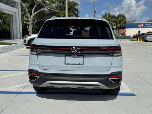 2025 Volkswagen Taos 1.5T SE
