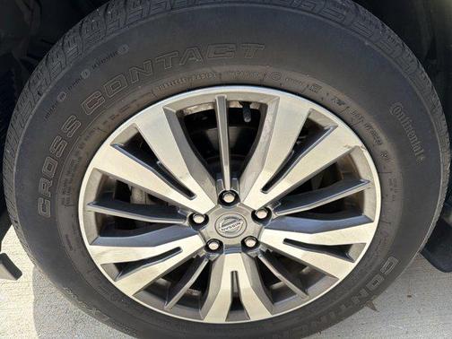 Magnetic Black Pearl 2020 Nissan Pathfinder S 4WD