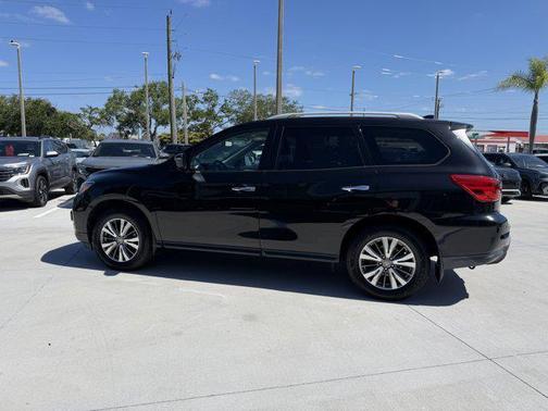 Magnetic Black Pearl 2020 Nissan Pathfinder S 4WD