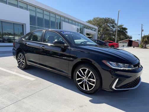 2025 Volkswagen Jetta 1.5T SE