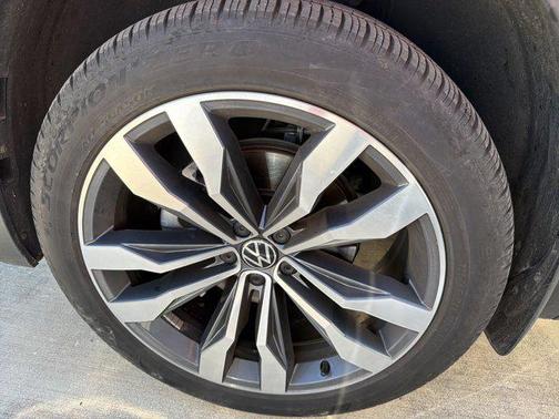 2023 Volkswagen Atlas Cross Sport 3.6L V6 SEL Premium R-Line