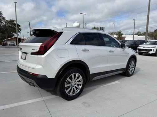 2023 Cadillac XT4 Premium Luxury