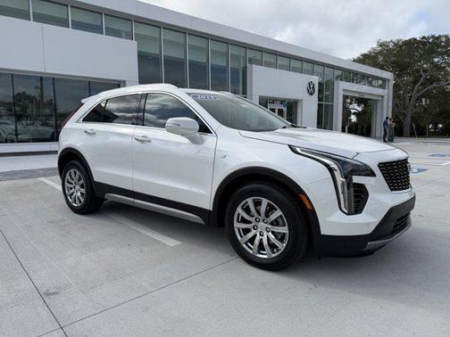 2023 Cadillac XT4 Premium Luxury