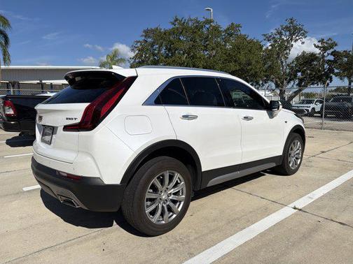 2023 Cadillac XT4 Premium Luxury