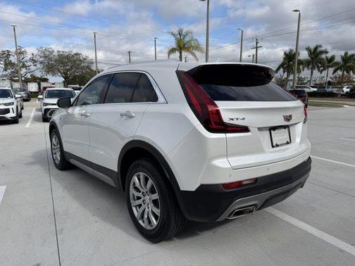 2023 Cadillac XT4 Premium Luxury