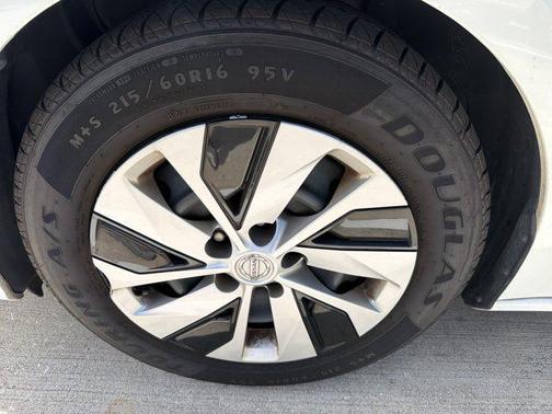 Glacier White 2019 Nissan Altima 2.5 S