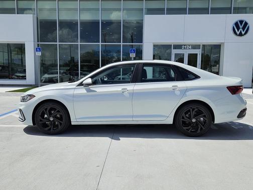 2025 Volkswagen Jetta 1.5T SE