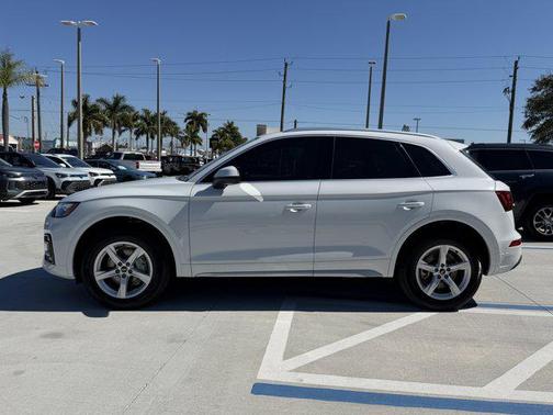 2023 Audi Q5 40 Premium