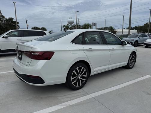 2025 Volkswagen Jetta 1.5T SE