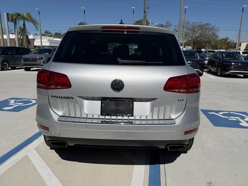 2012 Volkswagen Touareg VR6 Lux
