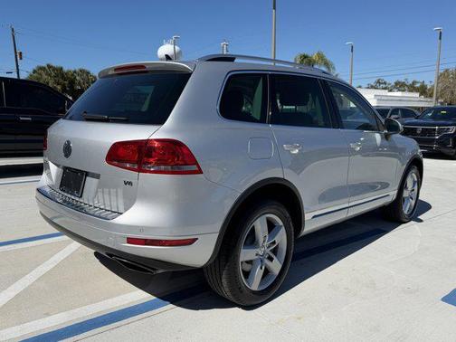2012 Volkswagen Touareg VR6 Lux
