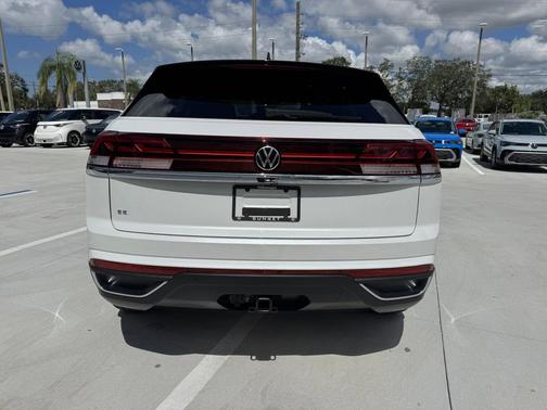 2026 Volkswagen Atlas Cross Sport 2.0T SE w/Technology