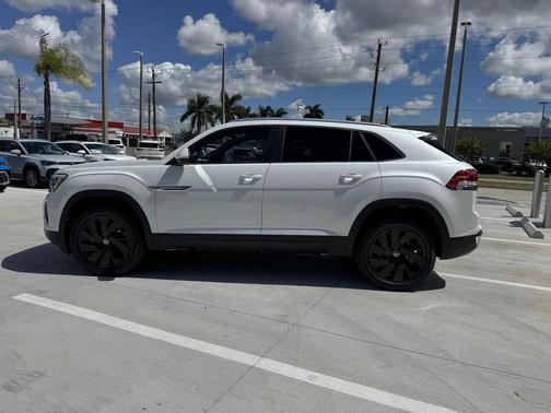 2026 Volkswagen Atlas Cross Sport 2.0T SE w/Technology