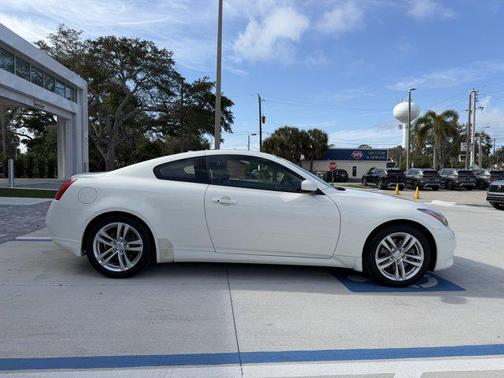 2010 INFINITI G37 Journey