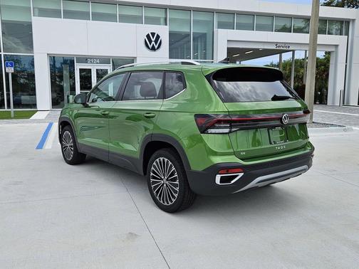 2025 Volkswagen Taos 1.5T SE