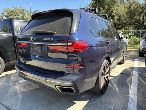 2022 BMW X7 M50i