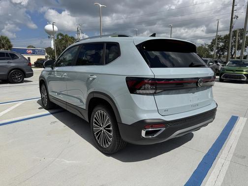 2025 Volkswagen Taos 1.5T SE