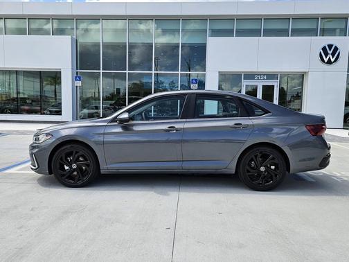 2025 Volkswagen Jetta 1.5T SE