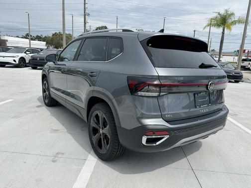 2025 Volkswagen Taos 1.5T SEL