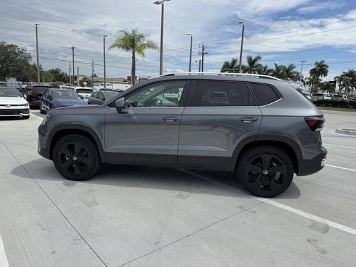 2025 Volkswagen Taos 1.5T SEL