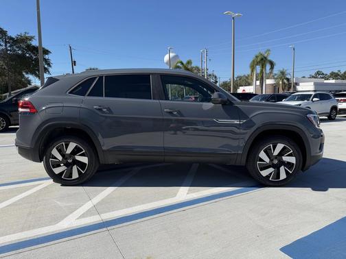 2026 Volkswagen Atlas Cross Sport 2.0T SE w/Technology