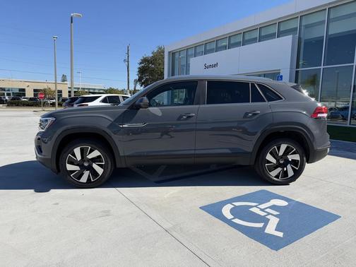 2026 Volkswagen Atlas Cross Sport 2.0T SE w/Technology