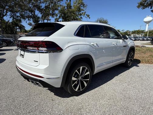 2026 Volkswagen Atlas Cross Sport 2.0T SEL Premium