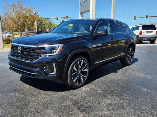 2025 Volkswagen Atlas Cross Sport 2.0T SEL Premium