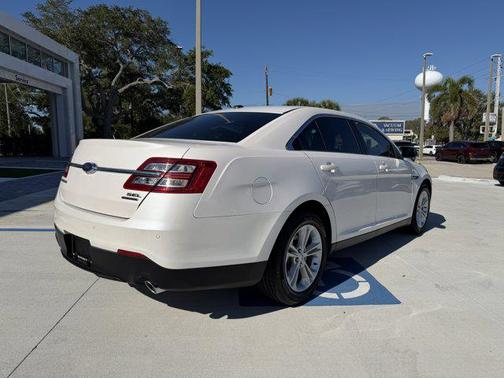 2018 Ford Taurus SEL