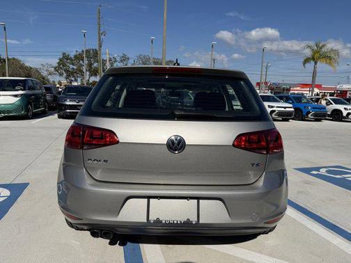 2017 Volkswagen Golf TSI S 4-Door