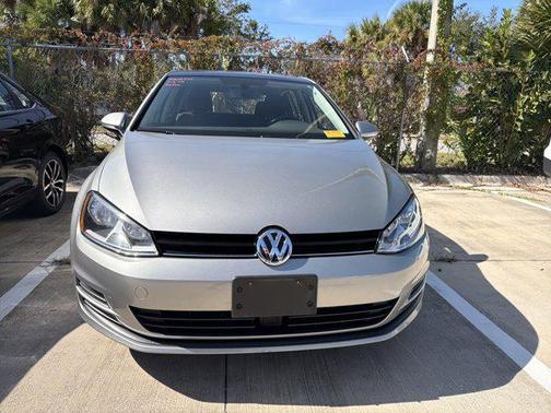 2017 Volkswagen Golf TSI S 4-Door