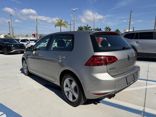 2017 Volkswagen Golf TSI S 4-Door