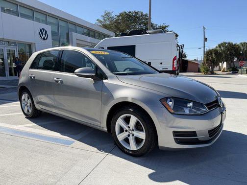 2017 Volkswagen Golf TSI S 4-Door