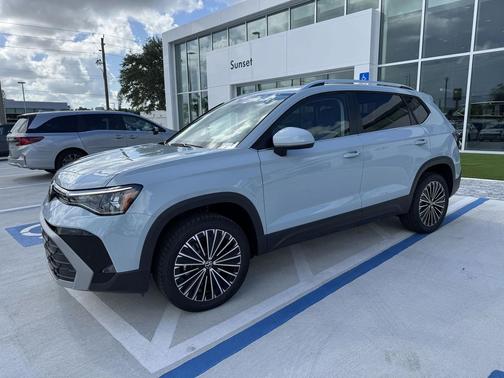 2025 Volkswagen Taos 1.5T SE