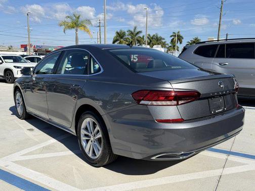 2020 Volkswagen Passat 2.0T SE