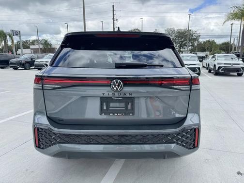 2025 Volkswagen Tiguan 2.0T SE R-Line Black