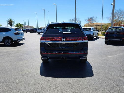 2025 Volkswagen Atlas 2.0T SEL