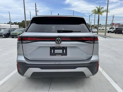 2025 Volkswagen Tiguan 2.0T SE