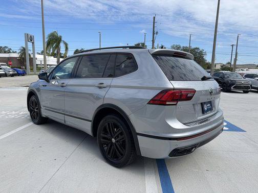 2022 Volkswagen Tiguan 2.0T SE R-Line Black 4MOTION
