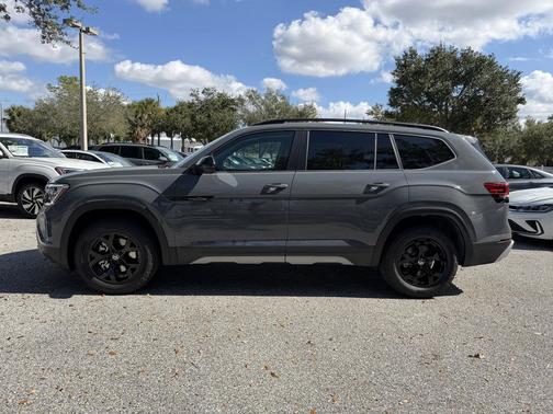 2026 Volkswagen Atlas 2.0T Peak Edition