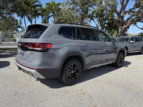 2026 Volkswagen Atlas 2.0T Peak Edition
