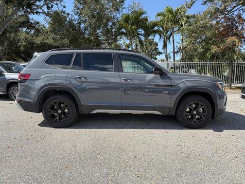 2026 Volkswagen Atlas 2.0T Peak Edition
