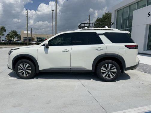 2024 Nissan Pathfinder SL FWD