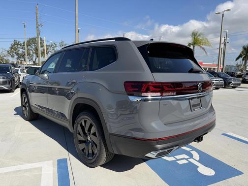 2026 Volkswagen Atlas 2.0T SE w/Technology 4MOTION