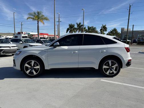 2022 Audi Q5 45 S line Premium Plus